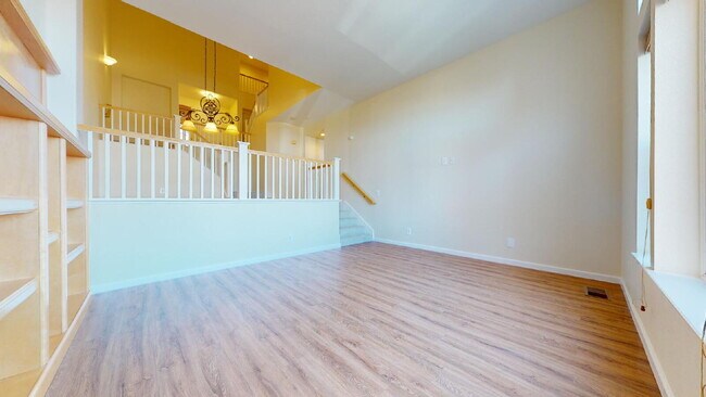 Building Photo - 123 Warbler Ln