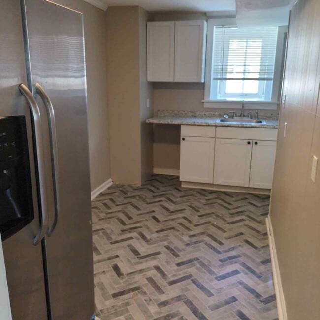 Building Photo - 45 S Pennewell Dr