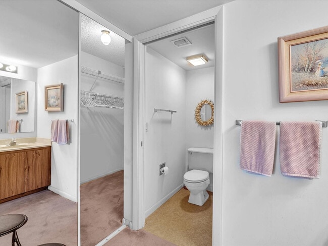 Building Photo - 6049 Balboa Cir