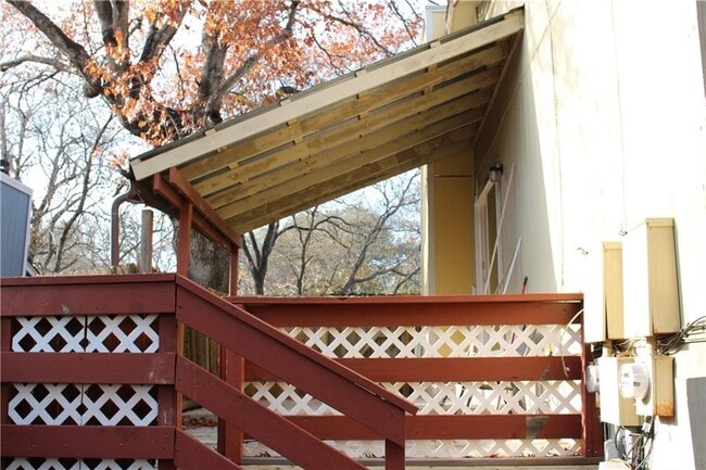 Building Photo - 8003 Dowling Cove