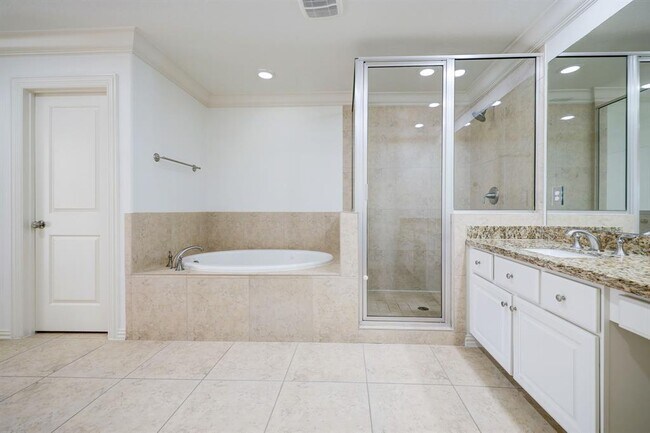 Building Photo - 14470 Summerleaf Ln