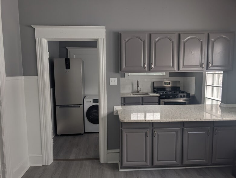 Building Photo - 128 E Wayne Ave