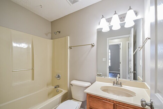 Building Photo - 6759 Valerie Dr