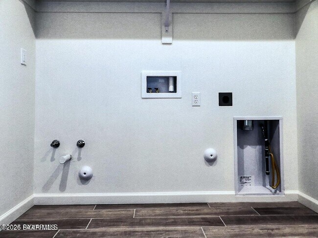 Building Photo - 832 Eugene Rd