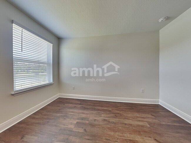 Building Photo - 27388 St Andrews Ave