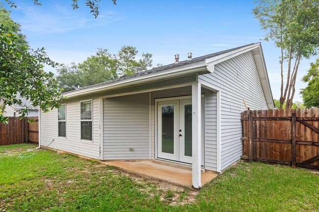 Building Photo - 3030 Blue Pine Ln