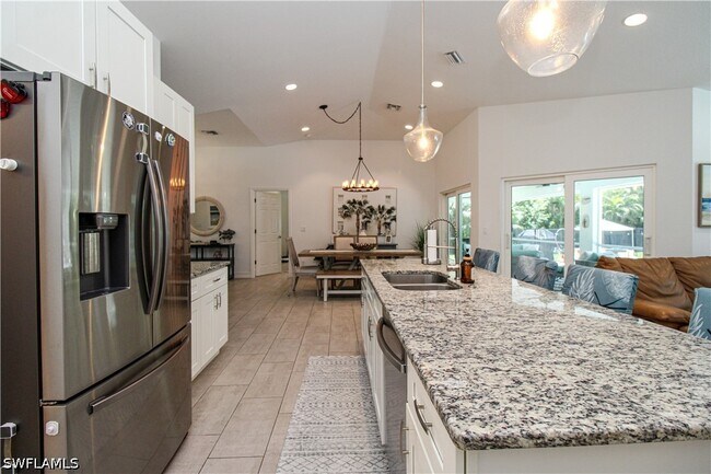 Building Photo - 721 Logan Blvd S