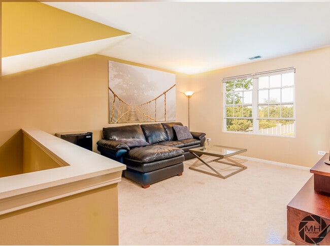 Building Photo - 577 Pinebrook Dr