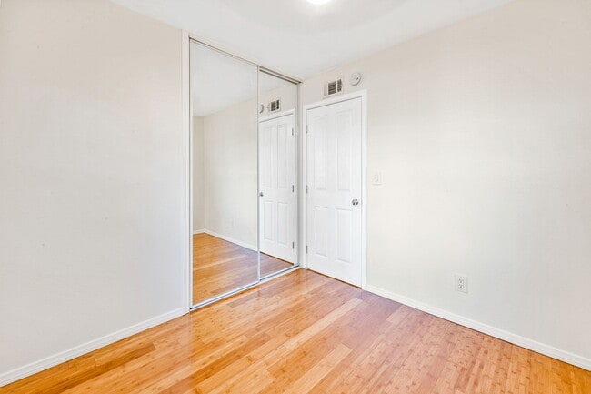 Building Photo - Charming 3-Bedroom, 2-Bathroom Home in Prime North Huntington Beach Location