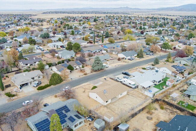 Building Photo - 3 bedroom 2 bathroom Ranch Style Home in Prescott Valley!