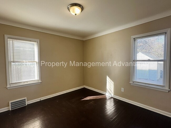 Building Photo - Ferndale Charm Close to Everything - Bay W...