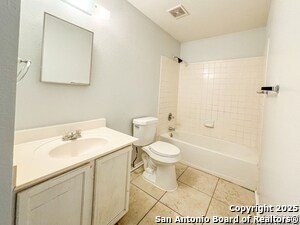 Building Photo - 115 McLennan Oak
