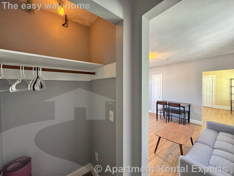 Building Photo - 51 Beacon St