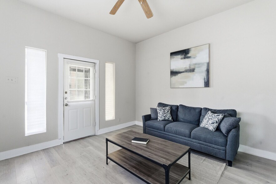 Building Photo - 314 W Cevallos