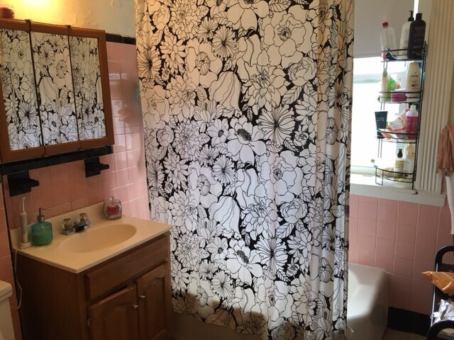 Building Photo - 1589 Beacon St