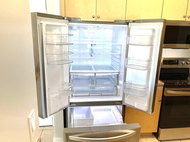 Building Photo - 616 Clearwater Park Rd