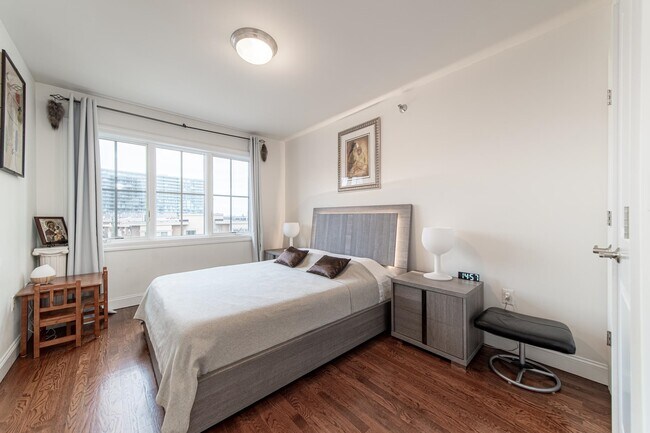 Building Photo - 11 Washington Pl