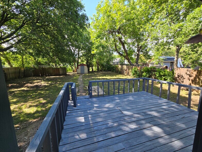 Building Photo - 3021 Wenz Ave