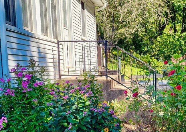 Building Photo - 14242 Hein Ln