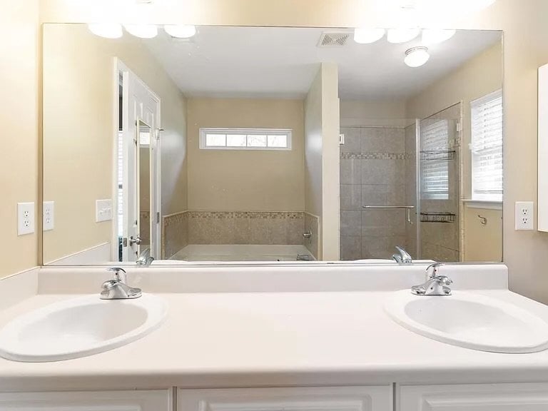 Building Photo - 5229 Silabert Ave