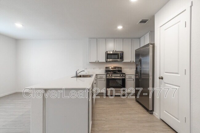 Building Photo - 12858 Ratcliff Lk