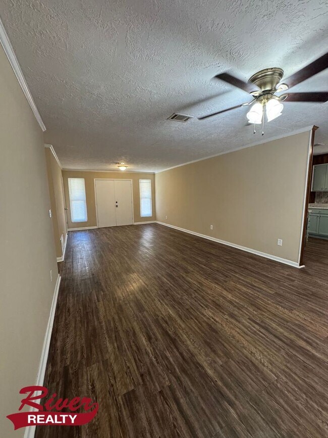 Building Photo - 3 Bedroom House in Hephzibah, Georgia