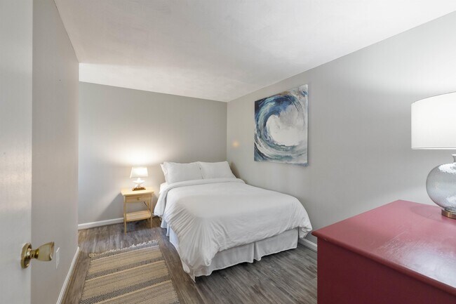 Building Photo - 16 Grasshopper Ln