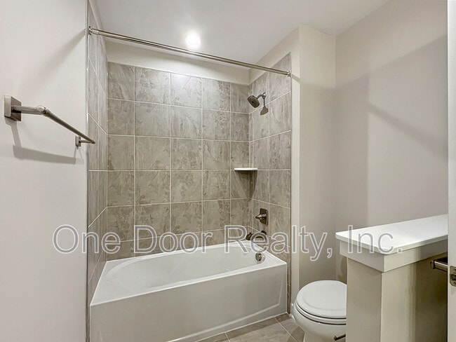 Building Photo - 105 Ironsmith Wy