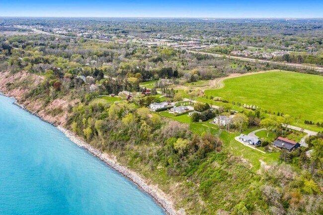 Building Photo - 12650 N Lake Shore Dr