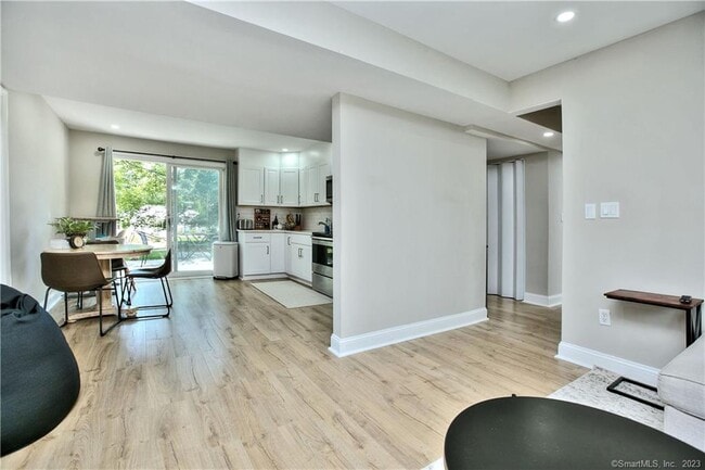 Building Photo - 42 Barberry Rd