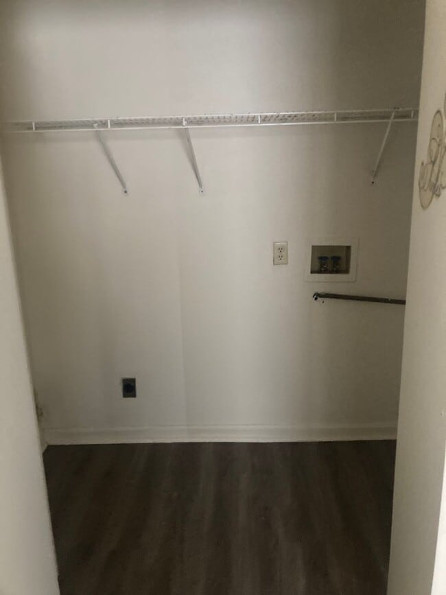 Building Photo - Hill Street