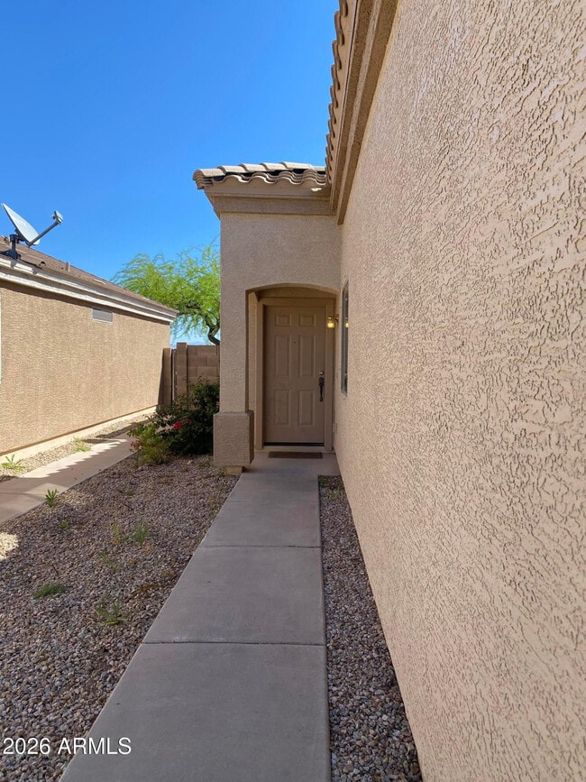 Building Photo - 24035 N Desert Dr