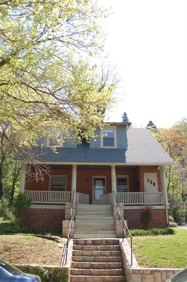 Building Photo - 1622 Hamilton Terrace SE