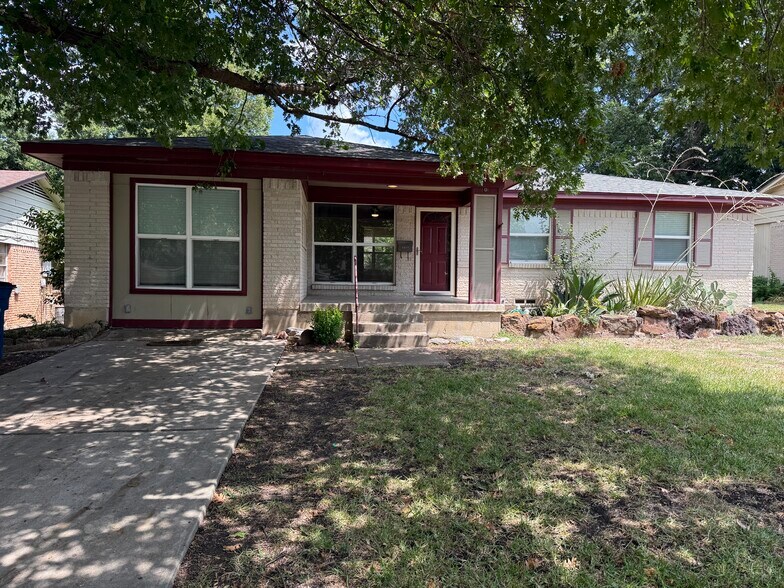 Primary Photo - 8547 Stillwater Dr