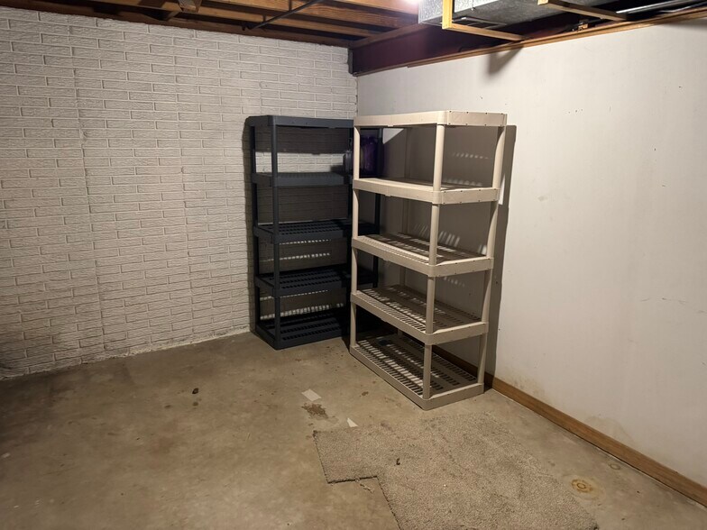 Building Photo - 2107 Tanglefoot Ln