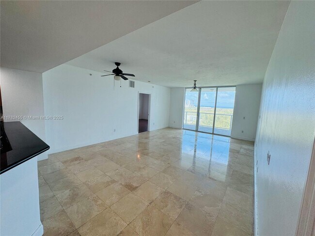 Building Photo - 15051 Royal Oaks Ln