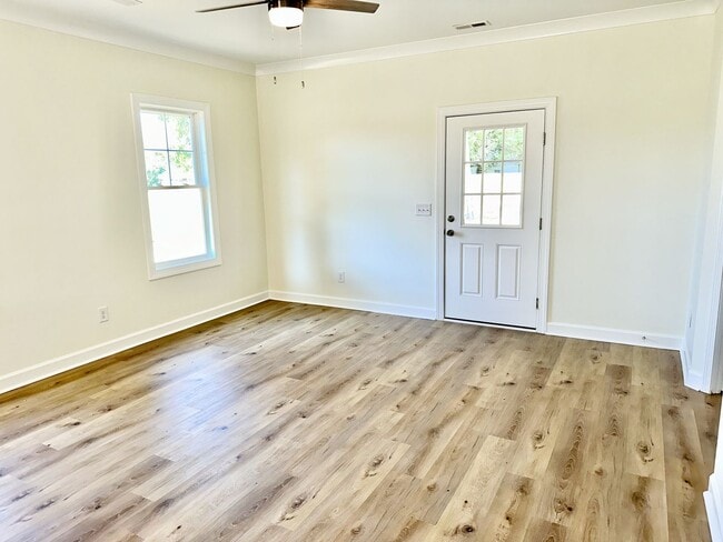 Building Photo - Stylish Selma New Construction!