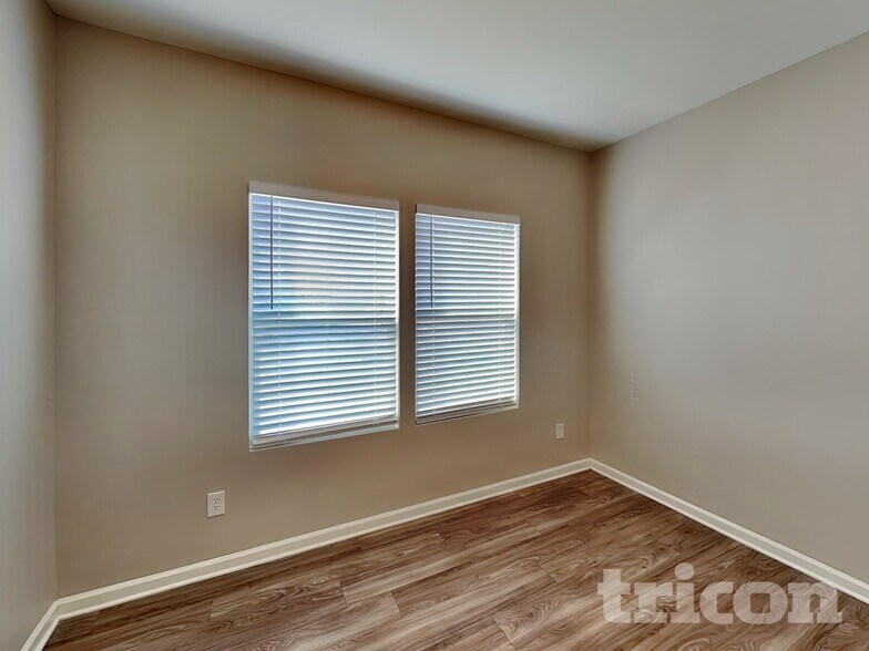 Building Photo - 531 Comfort Wy