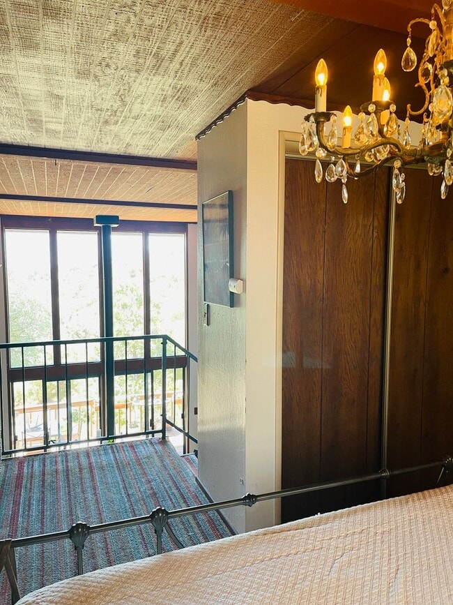 Building Photo - 2BR/1 Bath Bear Valley Springs Home  with ...
