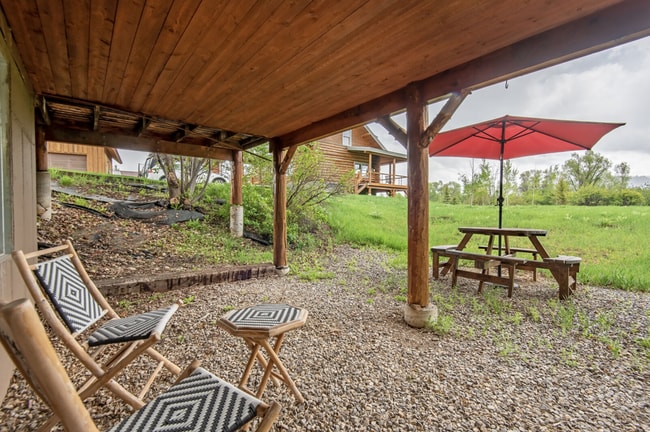 Building Photo - Price Reduced! Enchanting Log Cabin & Carr...