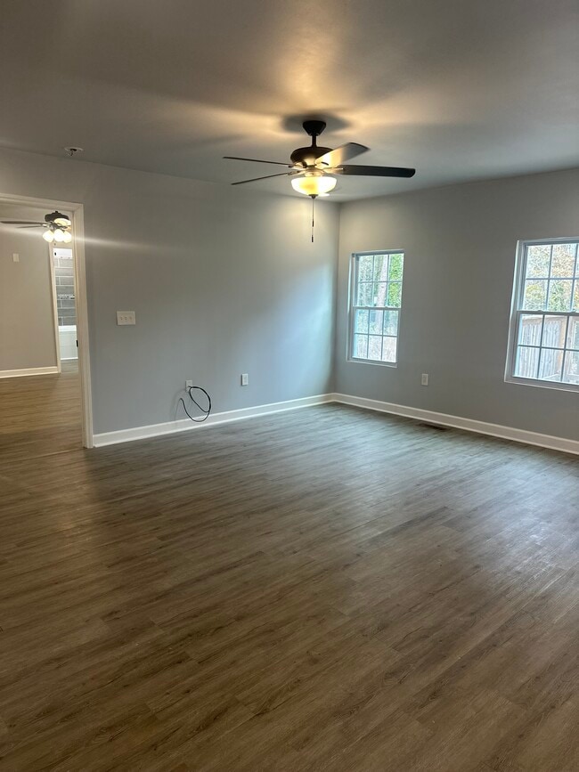 Building Photo - 110 Kensington Dr