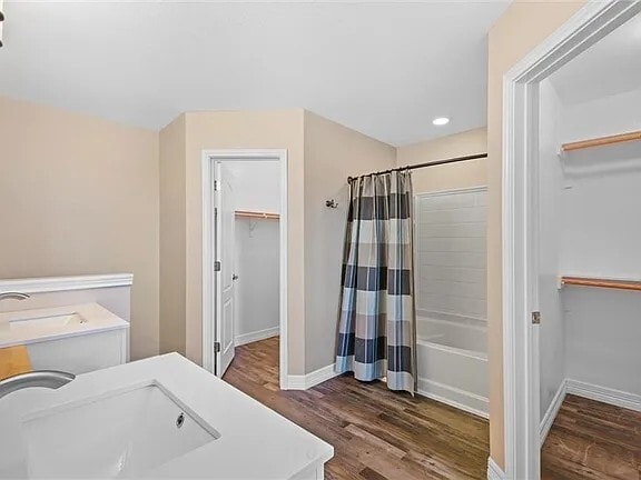 Master Bathroom - 8508 Grandview Dr