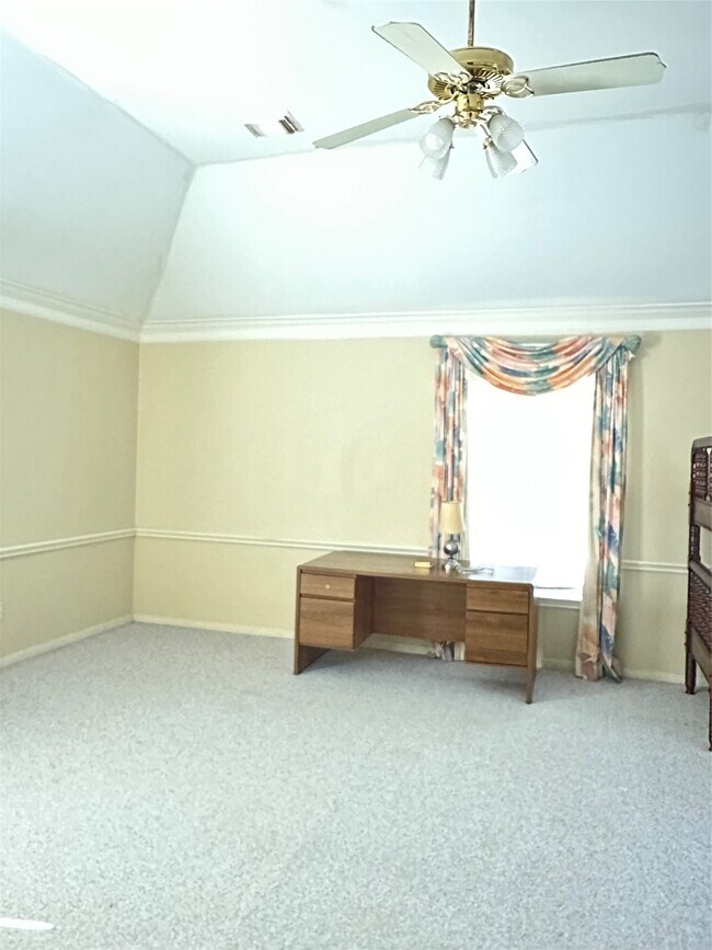 Building Photo - 4006 Bay Shore Dr