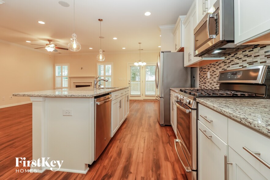 Building Photo - 1655 Emmets Rd