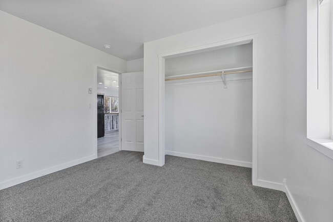 Building Photo - ***LEASE TAKEOVER*** COUNTRY CHARMER 3 BED...