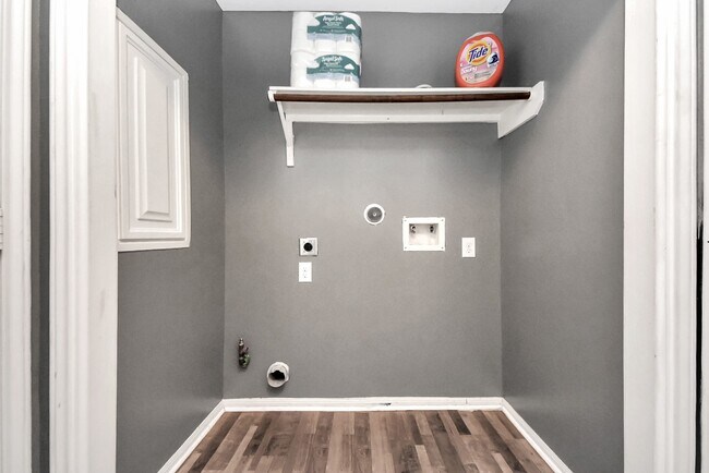 Building Photo - 9219 Dewberry Blossom Ln