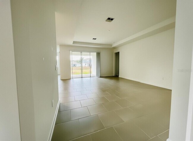 Building Photo - 4630 Wandsworth Wy