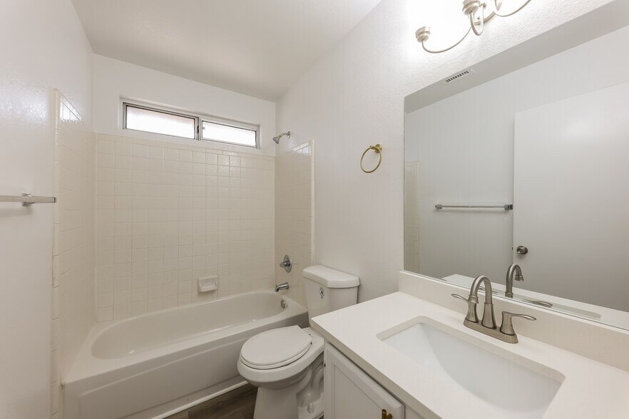 Building Photo - 3630 W Escuda Dr