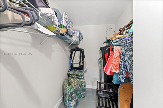 Building Photo - 812 Sky Pine Way