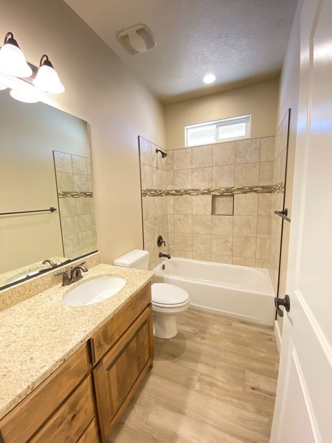 Building Photo - 3 Bed 2 Bath Home in Hurricane